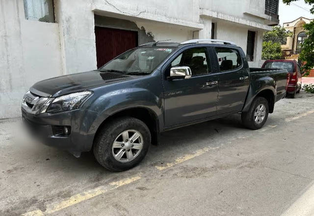 https://images10.gaadi.com/usedcar_image/4577862/original/4ca90505-d081-4ea6-8ee7-655de81685b0.?imwidth=6401