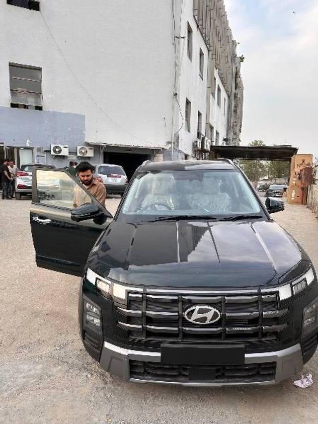 https://images10.gaadi.com/usedcar_image/4577869/original/processed_1b3b2e2e-51cf-494f-a126-b7bbb235b2d4.jpeg?imwidth=6400