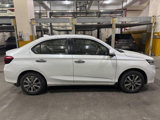 https://images10.gaadi.com/usedcar_image/4577875/original/processed_d66116c0-9825-493b-b929-39f3f449dd08.JPG?imwidth=6401
