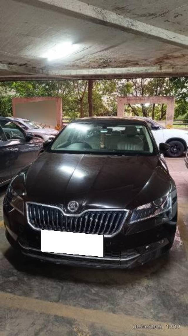 https://images10.gaadi.com/usedcar_image/4577876/original/processed_837b0ede-56a8-4512-a846-11df7ed6ec81.jpg?imwidth=6400