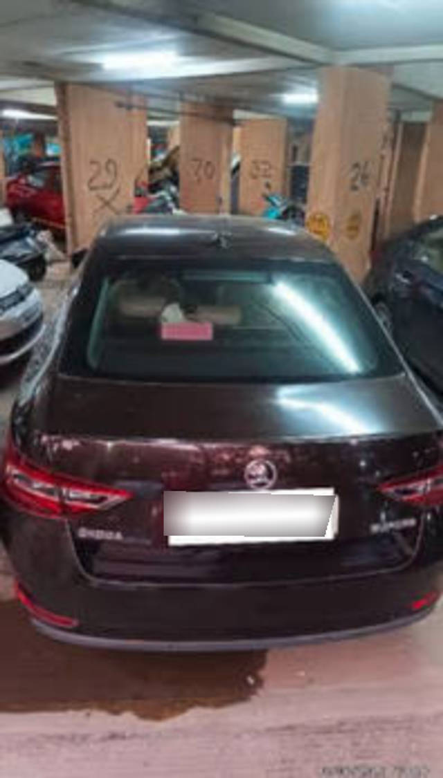 https://images10.gaadi.com/usedcar_image/4577876/original/processed_c3f6e202-2d3a-4ecb-af57-b373547ccc1b.png?imwidth=6400