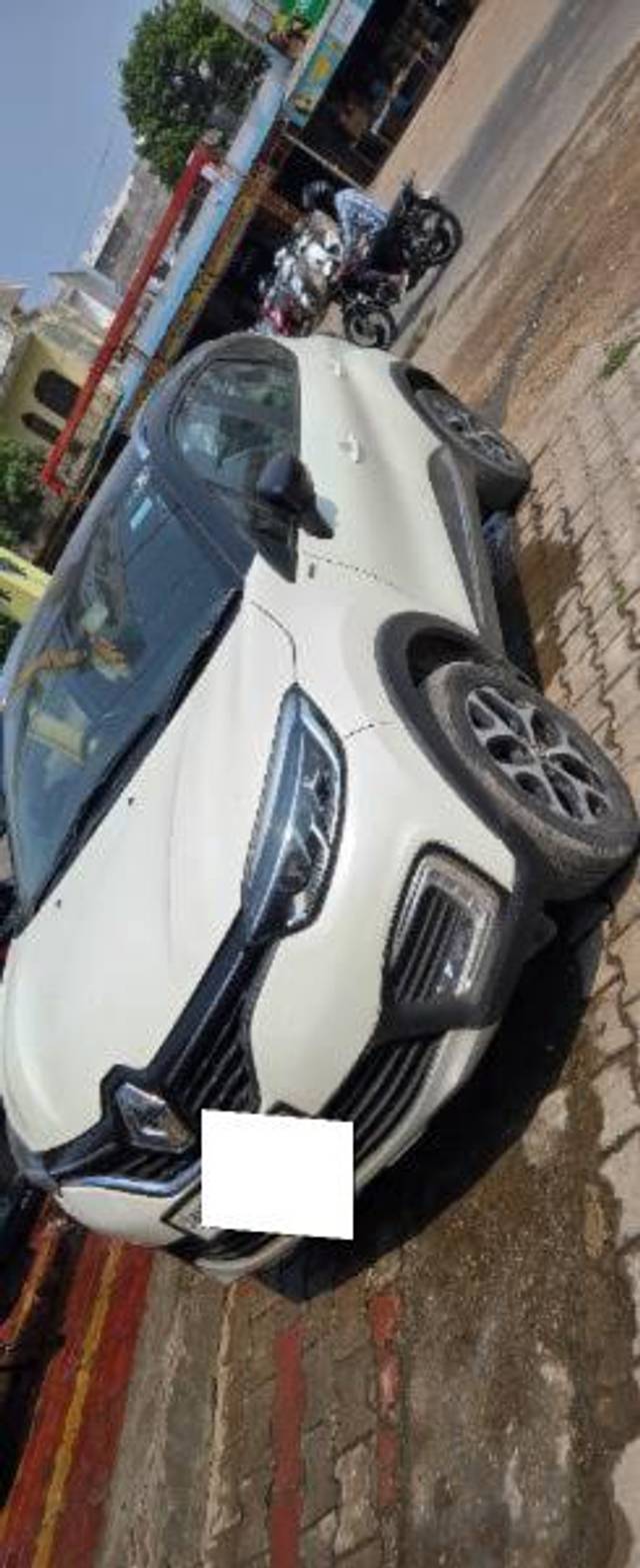 https://images10.gaadi.com/usedcar_image/4577877/original/processed_2ac403bd-452d-46bc-90b8-dbdecf10547c.jpg?imwidth=6400