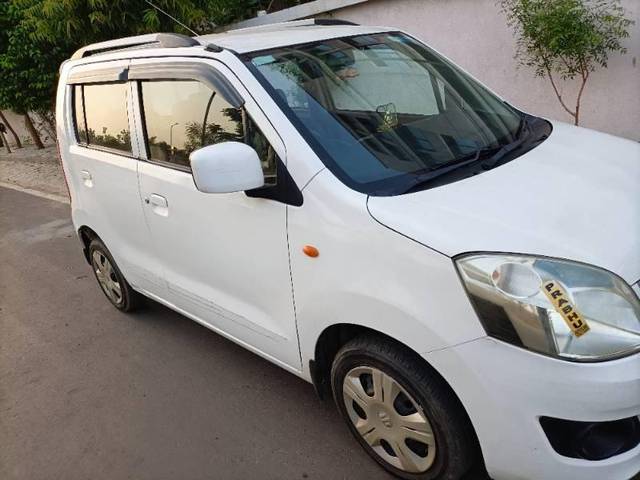 https://images10.gaadi.com/usedcar_image/4577886/original/processed_a23ecf1a-d9d1-480a-9109-eebb35449cca.jpg?imwidth=6400