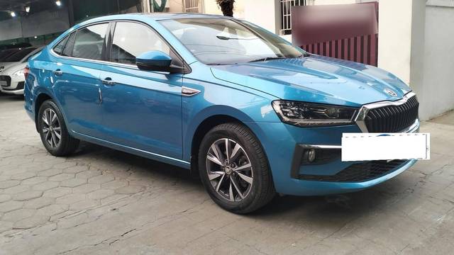 https://images10.gaadi.com/usedcar_image/4577889/original/processed_40ed1d247c10ef77d7e38593986cfab4.jpeg?imwidth=6400