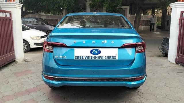 https://images10.gaadi.com/usedcar_image/4577889/original/processed_9b7fbdc80a94a338b99ebf432da4462d.jpeg?imwidth=6402