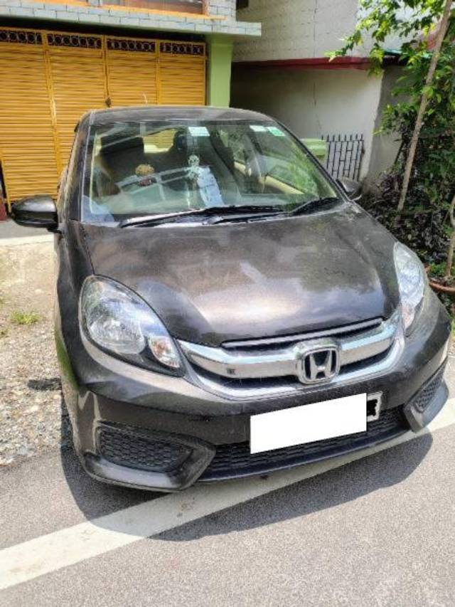 https://images10.gaadi.com/usedcar_image/4577897/original/processed_d1bd9cf8-149d-4564-b862-2036df089d8e.jpg?imwidth=6400