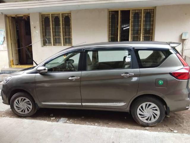 https://images10.gaadi.com/usedcar_image/4577905/original/processed_6572eb81-dd24-48d4-9592-b5f4e216b21c.jpg?imwidth=6401