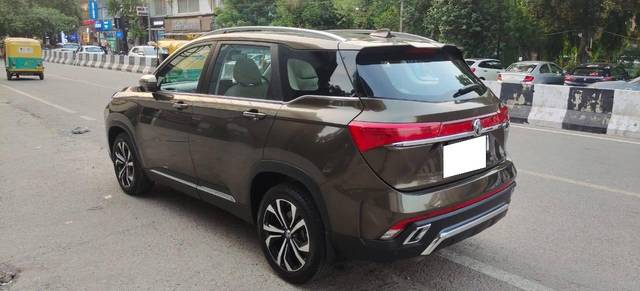https://images10.gaadi.com/usedcar_image/4577919/original/processed_14429100d4002379e715be56460b168f.jpg?imwidth=6401