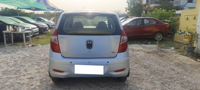 https://images10.gaadi.com/usedcar_image/4577926/original/processed_ae7f15ed0cc2aa0b7ce6bb54fe88d778.jpg?imwidth=6401