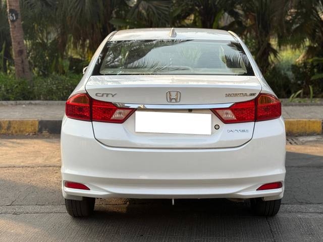 https://images10.gaadi.com/usedcar_image/4577930/original/processed_47b6bea0653ca55ac53c255afa962227.jpg?imwidth=6402