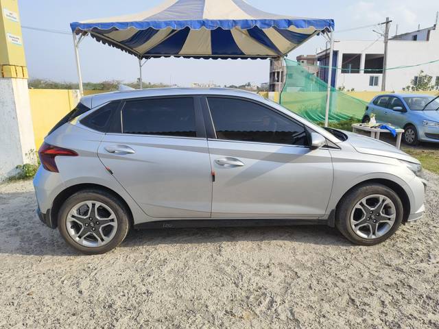 https://images10.gaadi.com/usedcar_image/4577937/original/processed_0e4cf84d238b2ac9acde12f35ac34772.jpg?imwidth=6401