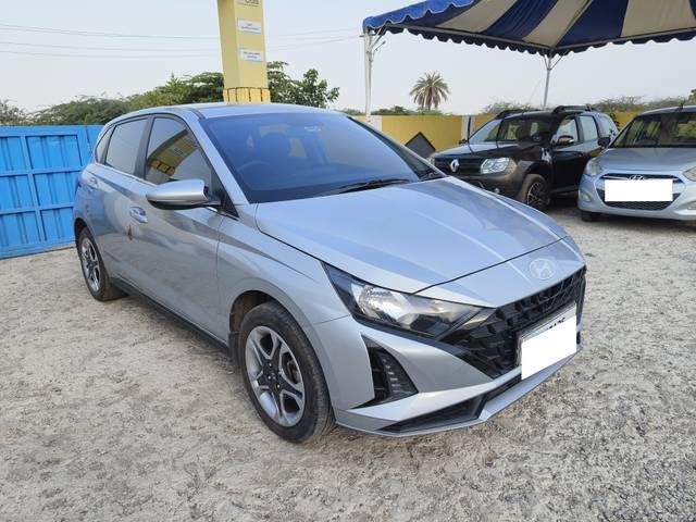 https://images10.gaadi.com/usedcar_image/4577937/original/processed_78aa6eac41f17e1062185d7b860d53f5.jpg?imwidth=6400