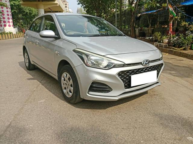 https://images10.gaadi.com/usedcar_image/4577941/original/processed_081fabb03722ed9df03cc87657b86cd9.jpg?imwidth=6400