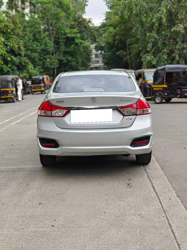 https://images10.gaadi.com/usedcar_image/4577945/original/processed_27741aed3f4716bad689993cc320917b.jpg?imwidth=6402