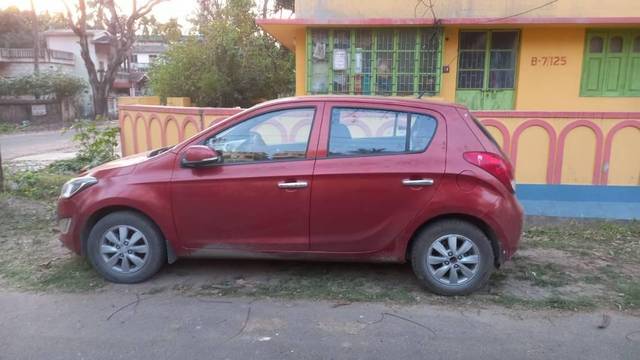 https://images10.gaadi.com/usedcar_image/4577964/original/processed_1215124d-c7e7-4900-b530-2ec909f9fef8.jpg?imwidth=6401