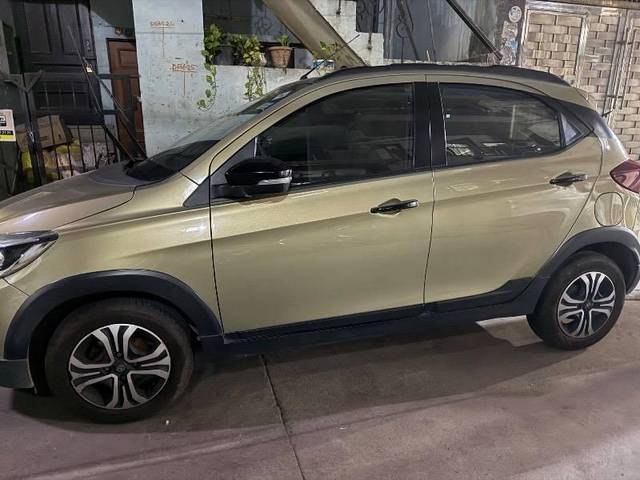 https://images10.gaadi.com/usedcar_image/4578004/original/processed_de61998b-15d5-46fb-869f-9eeb2f3e9389.jpeg?imwidth=6401