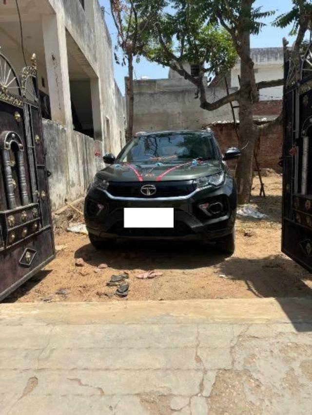 https://images10.gaadi.com/usedcar_image/4578012/original/processed_90fcc91a-54ce-4f29-805a-f14c4ab5c362.jpeg?imwidth=6400