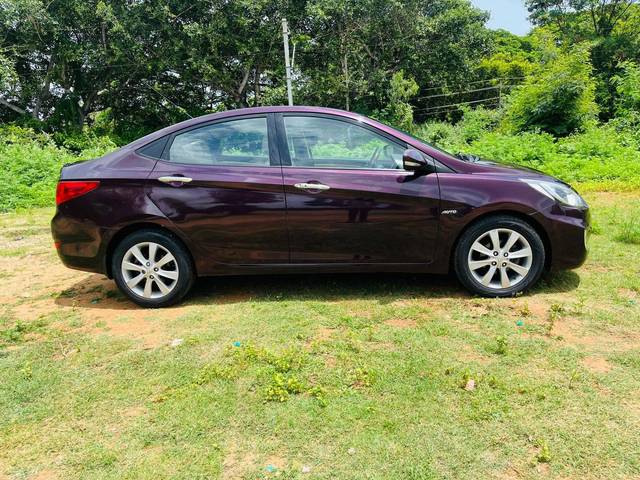 https://images10.gaadi.com/usedcar_image/4578096/original/processed_cd21e114-91fe-43df-8685-8121c02cbef4.jpg?imwidth=6401