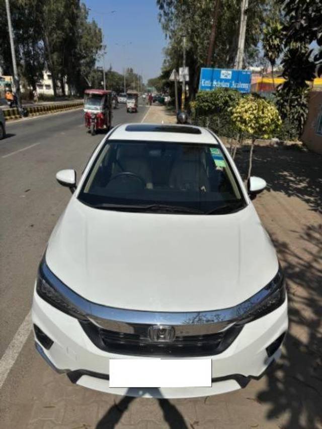 https://images10.gaadi.com/usedcar_image/4578097/original/processed_b491a190-3d2d-40af-ade6-8a97c90ee9f4.jpg?imwidth=6400
