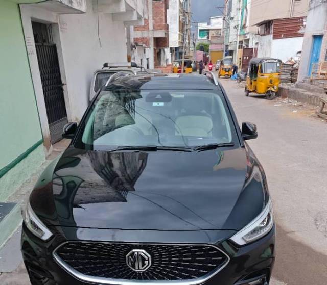https://images10.gaadi.com/usedcar_image/4578104/original/processed_f1977340-75b7-42d5-a876-7df454bf9340.jpg?imwidth=6401