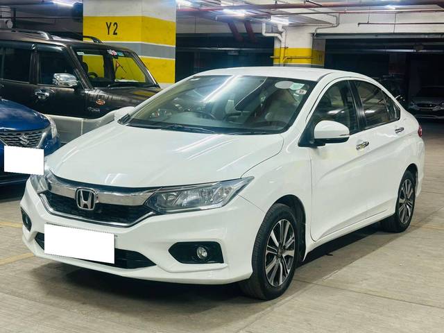 https://images10.gaadi.com/usedcar_image/4578117/original/processed_18a04d0b58af575e1d5833411ab52a0f.jpg?imwidth=6402