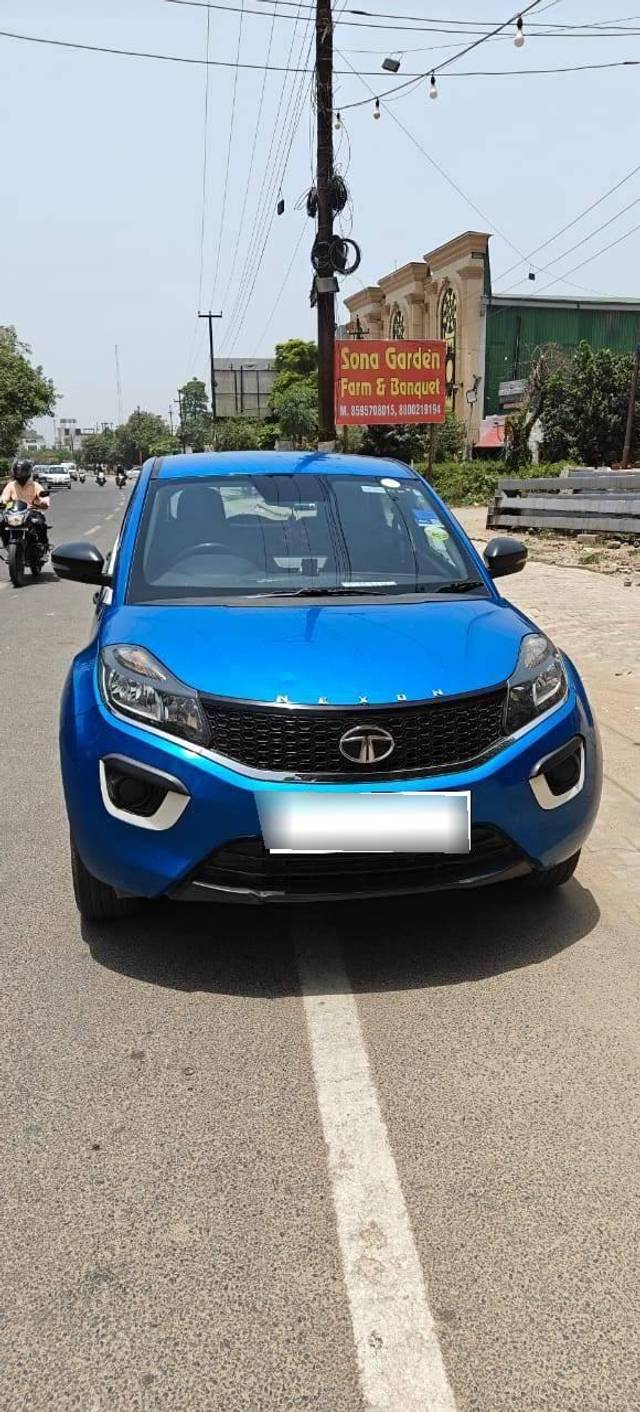 https://images10.gaadi.com/usedcar_image/4578141/original/processed_processed_61672d38-2269-4294-a34b-a9aeff963cf0.jpg?imwidth=6401