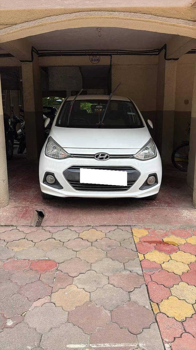 https://images10.gaadi.com/usedcar_image/4578154/original/processed_995968ac-972c-4d56-9b46-3cbe0490b565.jpg?imwidth=6401
