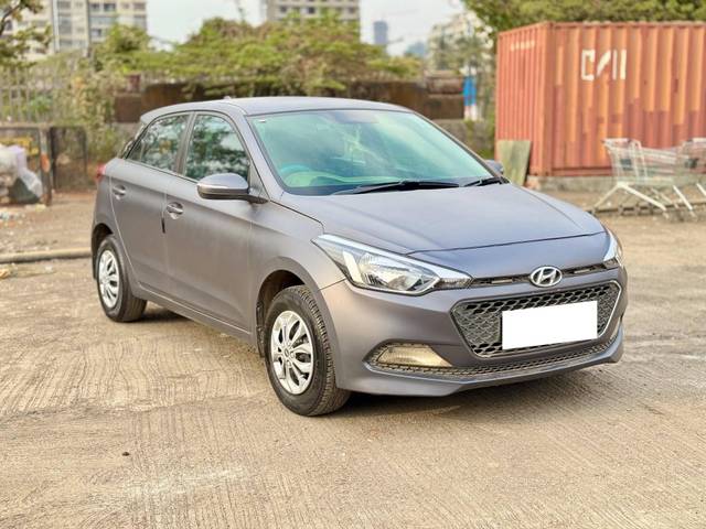 https://images10.gaadi.com/usedcar_image/4578185/original/processed_d806c9b996fb270d48f9cf1a821264fc.jpg?imwidth=6400