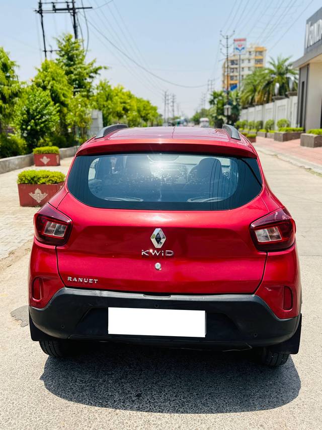 https://images10.gaadi.com/usedcar_image/4578200/original/processed_0eefcc1c-a728-4d8b-982c-9c8ad707009d.jpg?imwidth=6402