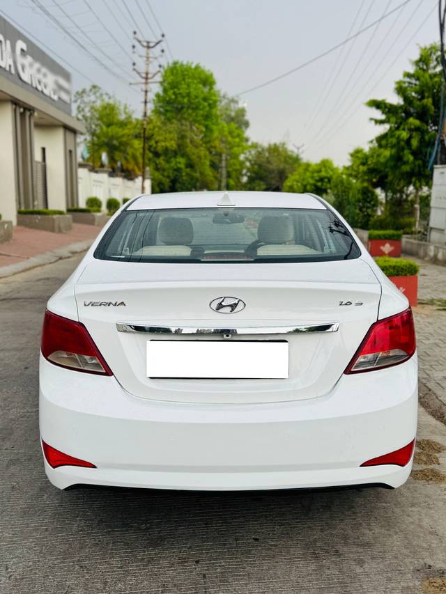 https://images10.gaadi.com/usedcar_image/4578204/original/processed_b52089d5-b333-417c-99e5-012726fd1b7d.jpg?imwidth=6401