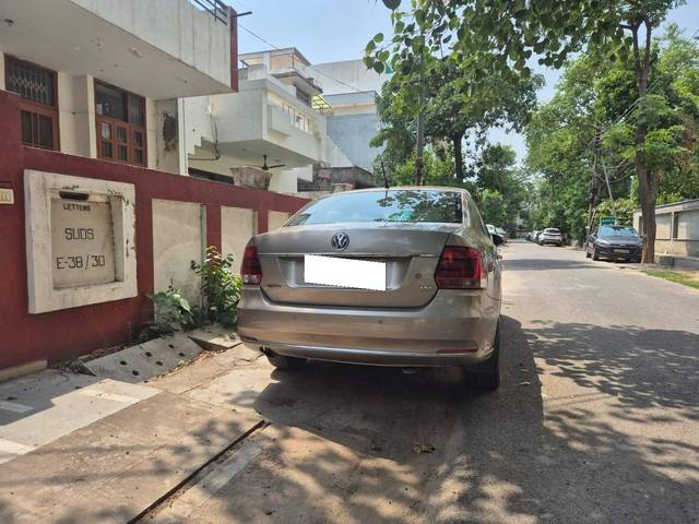https://images10.gaadi.com/usedcar_image/4578227/original/processed_834d9130-14af-471b-909b-67fa844ec993.jpg?imwidth=6401