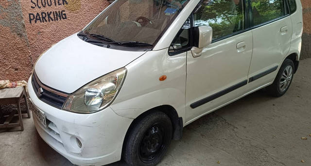 https://images10.gaadi.com/usedcar_image/4578229/original/processed_80c93716-23f0-4b94-822d-6eee450bb803.png?imwidth=6401