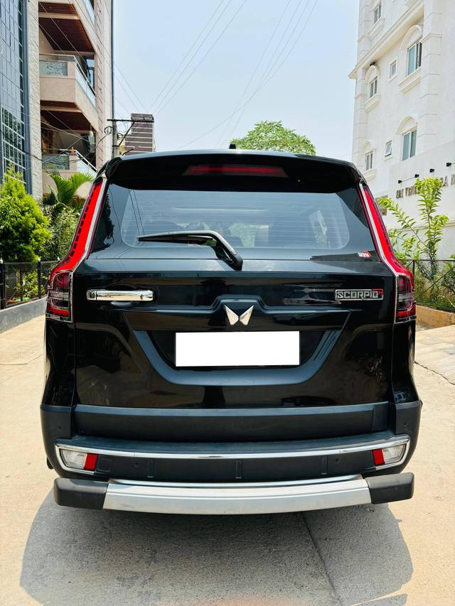 https://images10.gaadi.com/usedcar_image/4578265/original/processed_0be9ee9e3c85c3d7cc3ac00cfea48055.jpg?imwidth=6402