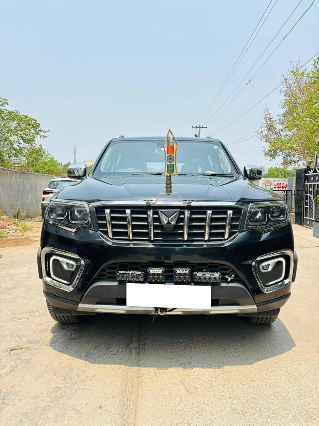 https://images10.gaadi.com/usedcar_image/4578265/original/processed_48b9af493baaf6fafb815ffc6faecb7c.jpg?imwidth=6400