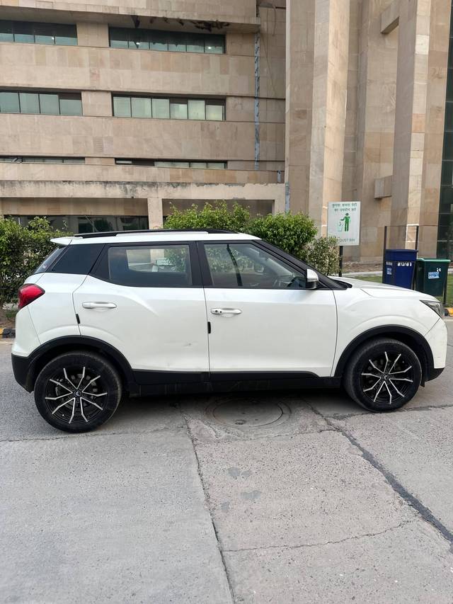 https://images10.gaadi.com/usedcar_image/4578286/original/processed_ba7a4b1c5e234e6ea38025c55128a231.jpg?imwidth=6401