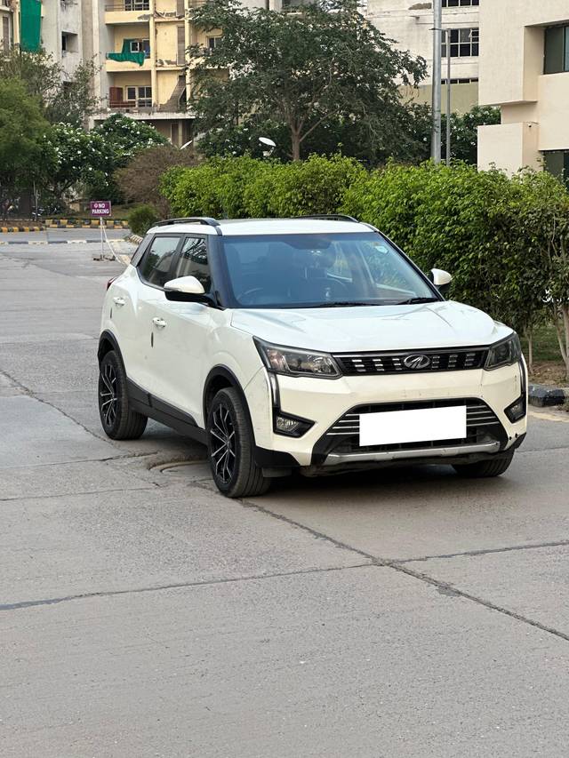 https://images10.gaadi.com/usedcar_image/4578286/original/processed_d66b7fffe272b4cdab7592aba6878d12.jpg?imwidth=6400