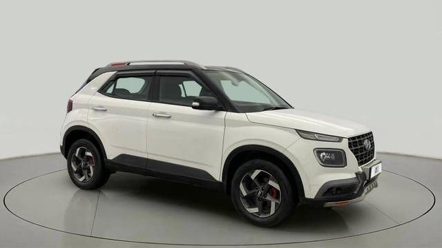 https://images10.gaadi.com/usedcar_image/4578295/original/e6a9038bd6f8957e0e51212d9cad843a.jpg?imwidth=6400