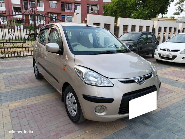 https://images10.gaadi.com/usedcar_image/4578350/original/processed_58d201f0dedebb19103500bc9a442e41.jpg?imwidth=6400