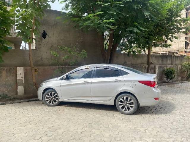 https://images10.gaadi.com/usedcar_image/4578369/original/processed_309f20a6-2b94-4f83-ac92-9078ca923f6d.jpeg?imwidth=6402