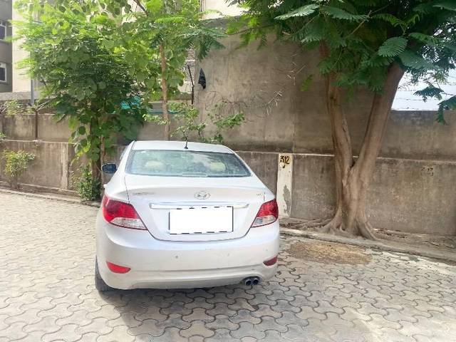 https://images10.gaadi.com/usedcar_image/4578369/original/processed_9b46e81f-c8f1-4f93-b94b-8504812bff30.jpeg?imwidth=6401