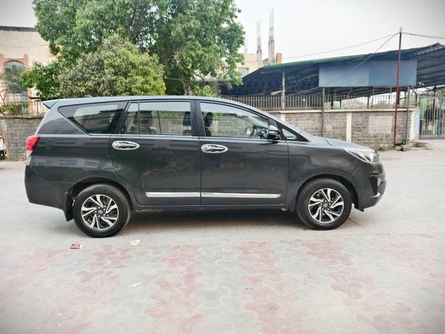 https://images10.gaadi.com/usedcar_image/4578371/original/d67e0992b64371a05f4002d63b7b25a3.jpg?imwidth=6401
