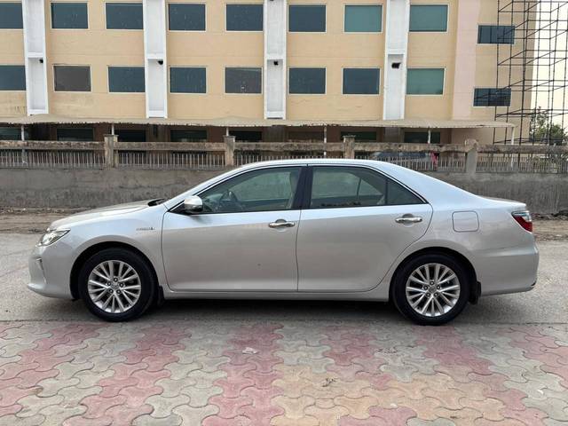 https://images10.gaadi.com/usedcar_image/4578397/original/processed_2f6a3da245b041fff819d07f0b498577.jpg?imwidth=6402