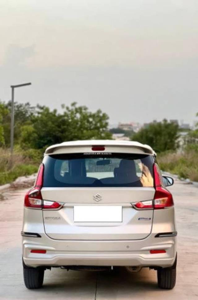 https://images10.gaadi.com/usedcar_image/4578439/original/processed_4d7d3e3c-d0ca-4cbd-925b-61ce46b4574a.jpg?imwidth=6401