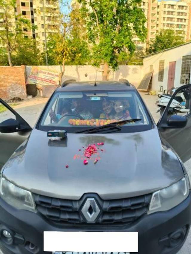 https://images10.gaadi.com/usedcar_image/4578448/original/processed_e74a1be1-178e-4c3c-b538-269c15e528f7.jpg?imwidth=6401