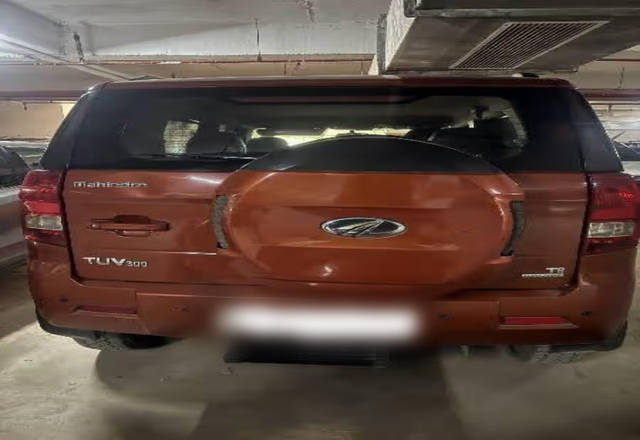 https://images10.gaadi.com/usedcar_image/4578535/original/42c2b9e8-eae7-44cc-ad64-d83cf71e1480.?imwidth=6400