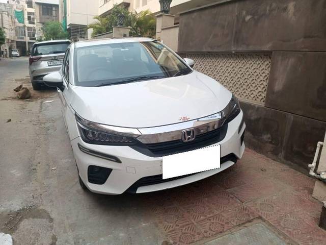 https://images10.gaadi.com/usedcar_image/4578538/original/processed_094458da-6c10-46f9-9336-4d56e098e9ef.jpg?imwidth=6400