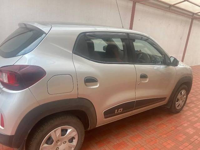 https://images10.gaadi.com/usedcar_image/4578550/original/processed_e9b154d0-abc9-47e6-bb48-aec3d696a964.jpg?imwidth=6402