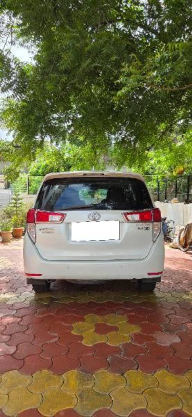 https://images10.gaadi.com/usedcar_image/4578559/original/processed_59ef94b7-615d-48b3-8004-362cfb878c14.jpg?imwidth=6402