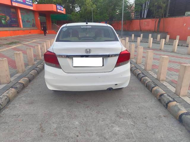 https://images10.gaadi.com/usedcar_image/4578622/original/processed_83ac52bf632b619cefda3f2ce2d6a72c.jpg?imwidth=6402