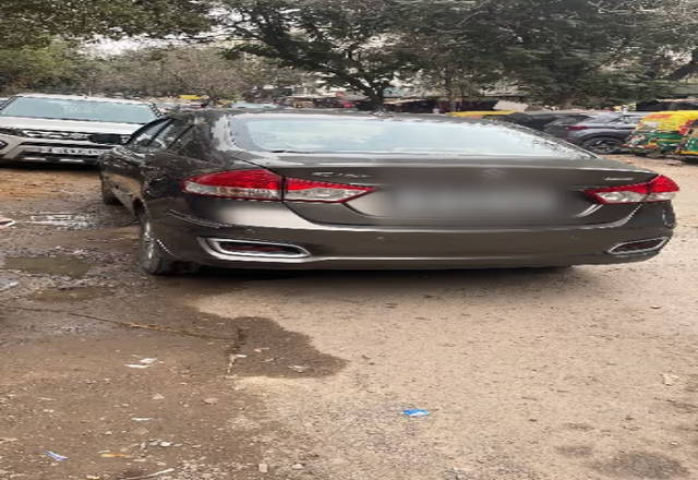 https://images10.gaadi.com/usedcar_image/4578635/original/ff423059-4327-4b23-9c51-f5f6fe3b4c8b.?imwidth=6401